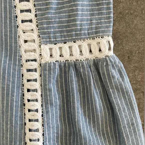 Doe & Rae Sleeveless Top - Picture 4 of 9